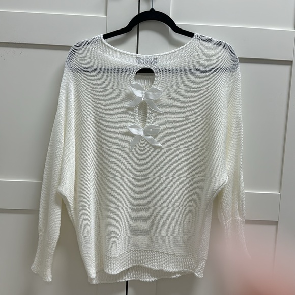 White sweater/top-Brand new - Picture 3 of 3